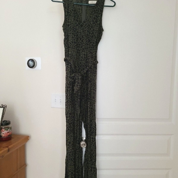 Abercrombie & Fitch Green Leopard Jumpsuit Women's Size XS - Picture 9 of 10
